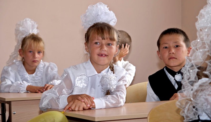 первый класс с мигрантами на пару))