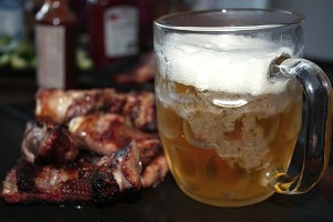 зеленоградцы пьют пиво и едеят мясо!