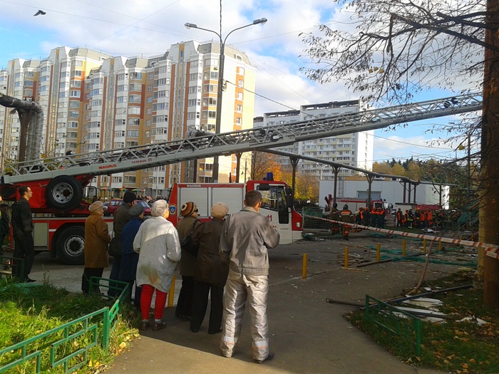 обрушение лесов в зеленограде